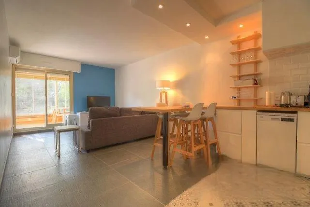 Appartement Charming 2 In Rdj Golfe Juan *